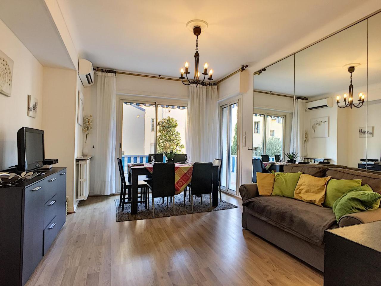 Nestor&Jeeves - L'Olympic - Central - Very Close Sea Nice Bagian luar foto